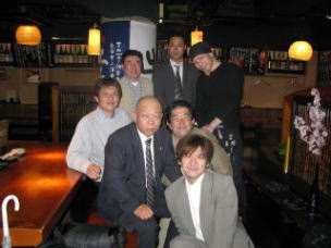 池袋 酒菜家 常連のお客様と記念写真